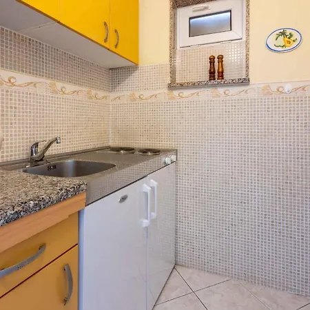 In 42251 Apartment *